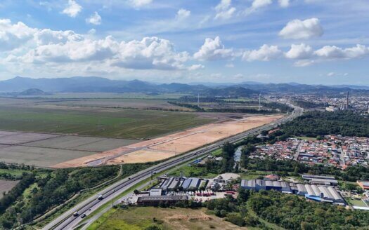 LOTEAMENTO PARQUE EMPRESARIAL REVOREDO…